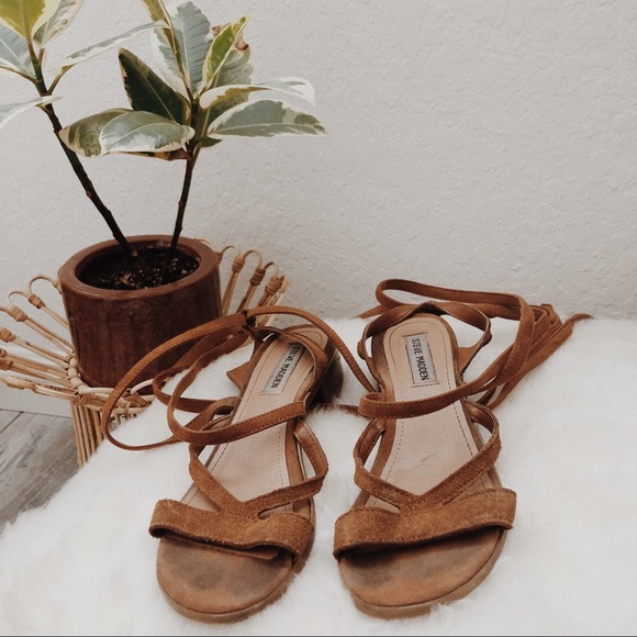 🚚 MOVING SALE! 🚚 Steve Madden sandals - Picture 2 of 3